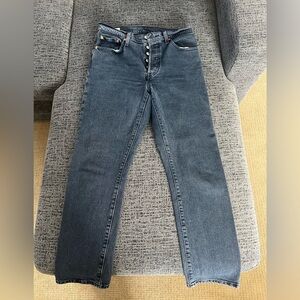 Women’s Levi’s 501 straight jean